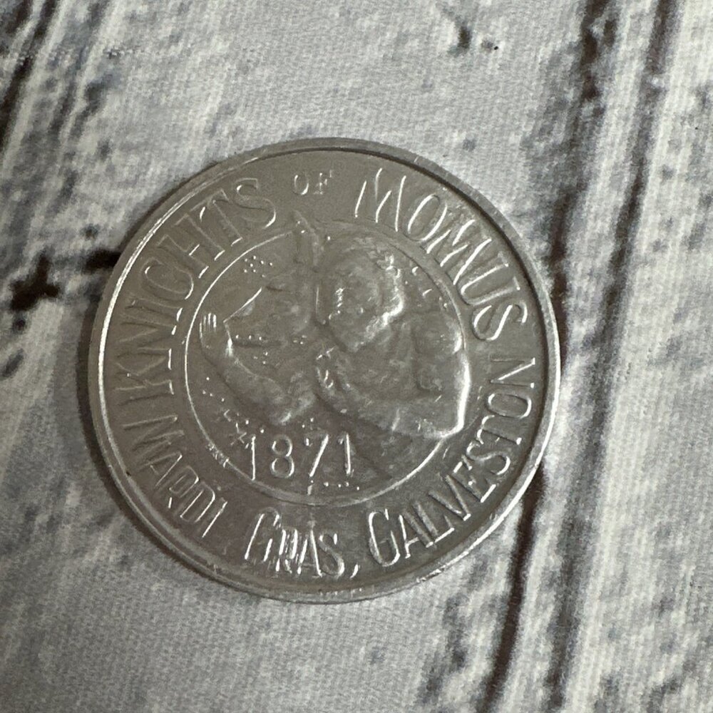 Mardi Gras Silver Tone Coin Galveston 1997 Mexico Magnífico Momus Salutes